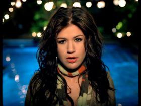Kelly Clarkson Miss Independent